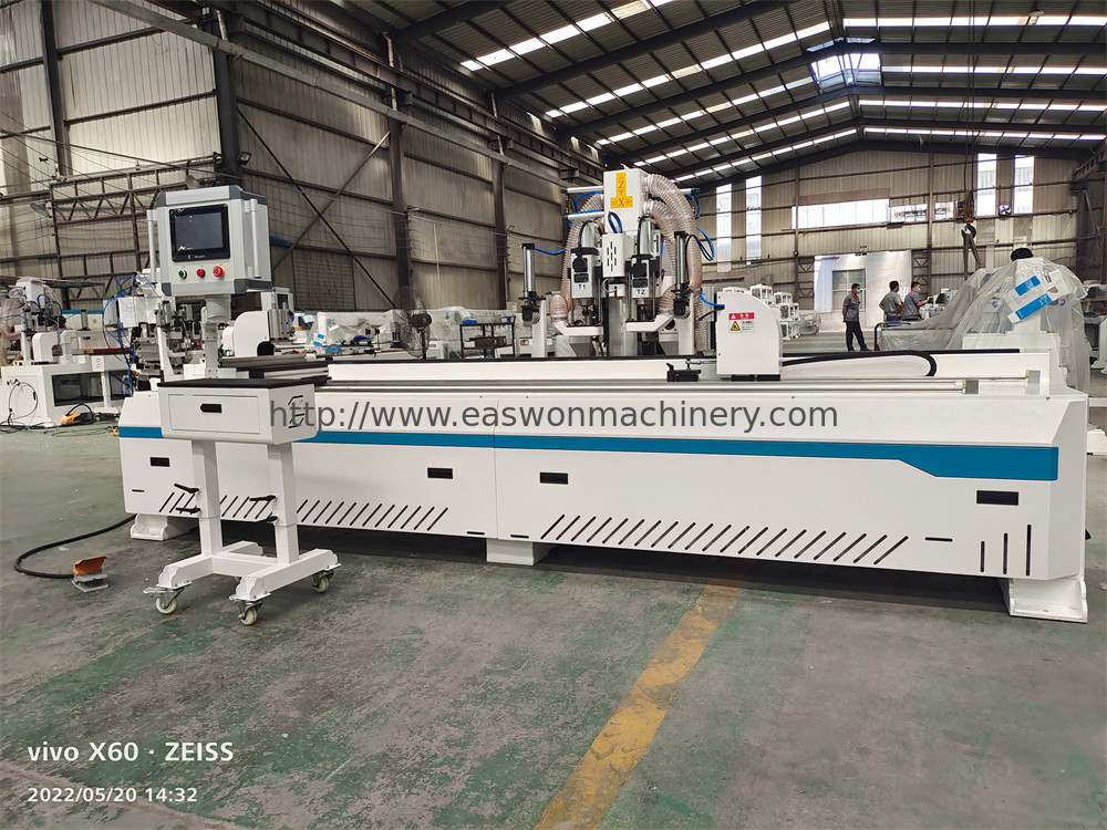 ماشین درب CNC قابل تنظیم با محور Z 20 ریل راهنمای بستر چرخ دار و 750W * 2 / 400W * 1 موتور سرو